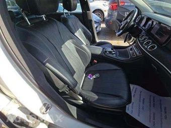 2018 Mercedes-Benz E 300 Sedan – miniatura 18