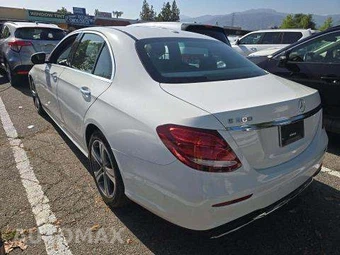2018 Mercedes-Benz E 300 Sedan – miniatura 2