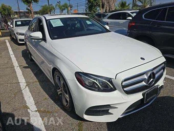 2018 Mercedes-Benz E 300 Sedan – miniatura 4