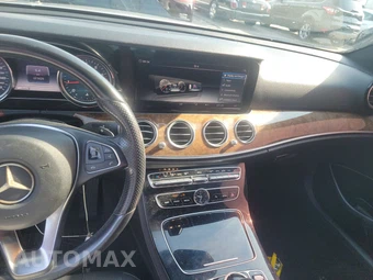 2018 Mercedes-Benz E 300 Sedan – miniatura 11