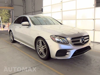 2018 Mercedes-Benz E 300 Sedan – miniatura 3