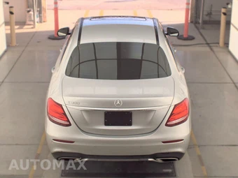 2018 Mercedes-Benz E 300 Sedan – miniatura 5