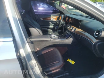 2018 Mercedes-Benz E 300 Sedan – miniatura 8