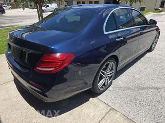 2018 Mercedes-Benz E 300 Sedan - miniatura 3