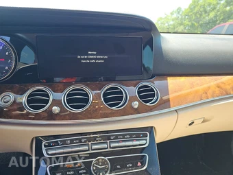 2018 Mercedes-Benz E 300 Sedan – miniatura 11