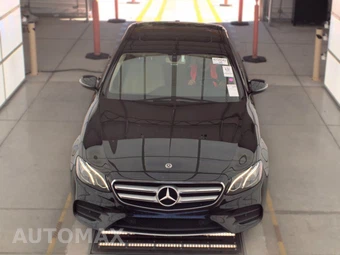 2018 Mercedes-Benz E 300 Sedan – miniatura 2