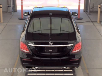 2018 Mercedes-Benz E 300 Sedan – miniatura 5