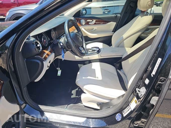 2018 Mercedes-Benz E 300 Sedan – miniatura 7