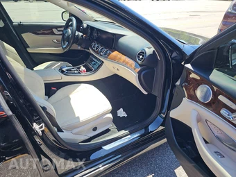 2018 Mercedes-Benz E 300 Sedan – miniatura 8