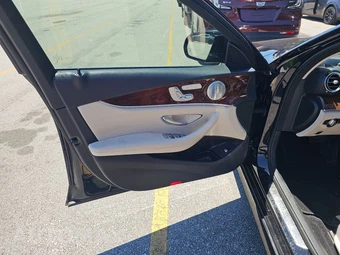 2018 Mercedes-Benz E 300 Sedan – miniatura 9