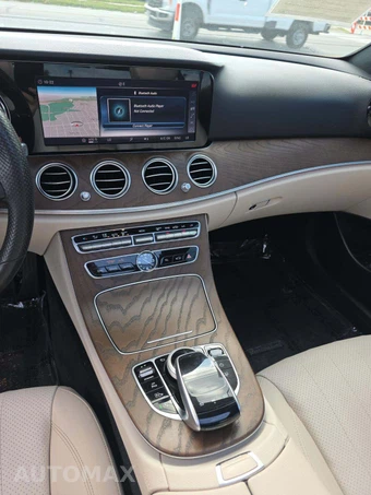 2018 Mercedes-Benz E 300 Sedan - miniatura 10