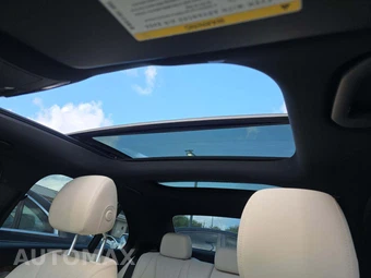 2018 Mercedes-Benz E 300 Sedan - miniatura 11