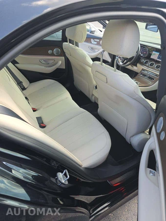 2018 Mercedes-Benz E 300 Sedan - miniatura 16