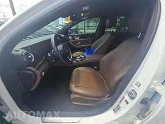 2018 Mercedes-Benz E 300 Sedan - miniatura 6