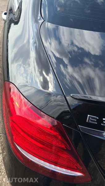 2018 Mercedes-Benz E 300 Sedan – miniatura 18