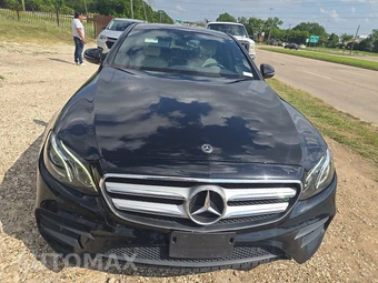 2018 Mercedes-Benz E 300 Sedan – miniatura 2