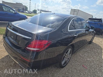 2018 Mercedes-Benz E 300 Sedan – miniatura 4
