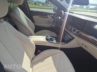 2018 Mercedes-Benz E 300 Sedan – miniatura 8