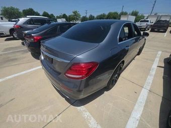 2018 Mercedes-Benz E 300 Sedan – miniatura 4