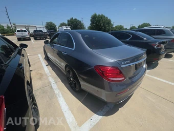 2018 Mercedes-Benz E 300 Sedan – miniatura 6