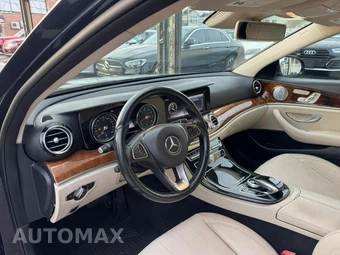 2018 Mercedes-Benz E 300 Sedan - miniatura 11