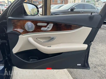 2018 Mercedes-Benz E 300 Sedan - miniatura 16
