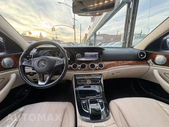 2018 Mercedes-Benz E 300 Sedan - miniatura 19