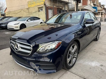 2018 Mercedes-Benz E 300 Sedan - miniatura 2