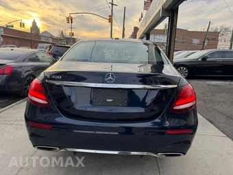2018 Mercedes-Benz E 300 Sedan - miniatura 7