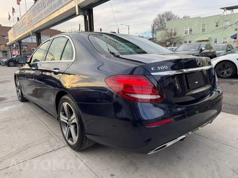 2018 Mercedes-Benz E 300 Sedan - miniatura 8