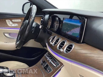 2018 Mercedes-Benz E 300 Sedan - miniatura 34