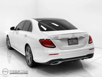 2018 Mercedes-Benz E 300 Sedan - miniatura 4