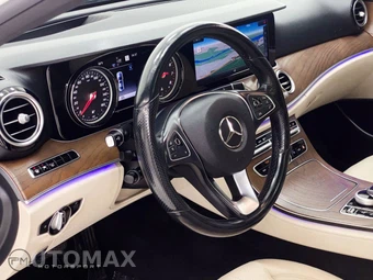 2018 Mercedes-Benz E 300 Sedan - miniatura 42