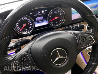 2018 Mercedes-Benz E 300 Sedan - miniatura 45