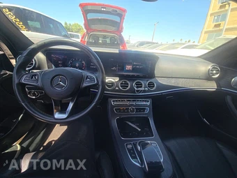 2018 Mercedes-Benz E 300 Sedan - miniatura 11