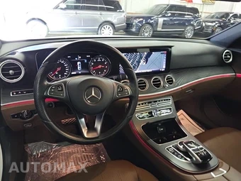2018 Mercedes-Benz E 300 Sedan – miniatura 10