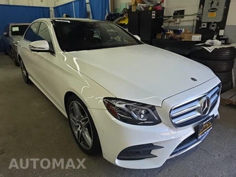 2018 Mercedes-Benz E 300 Sedan – miniatura 3
