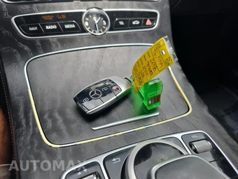 2018 Mercedes-Benz E 400 4MATIC Coupe - miniatura 23