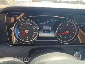 2018 Mercedes-Benz E 400 4MATIC Coupe - miniatura 9