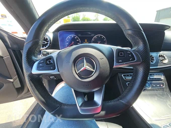 2018 Mercedes-Benz E 400 4MATIC Coupe - miniatura 10