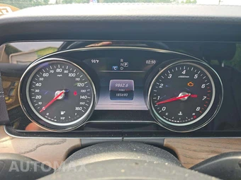 2018 Mercedes-Benz E 400 4MATIC Sedan – miniatura 6