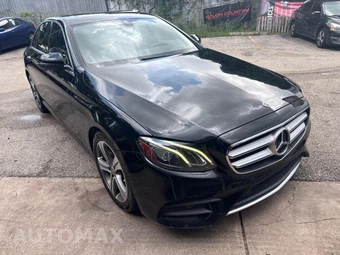 2018 Mercedes-Benz E-Class Sedan E 300 - miniatura 2