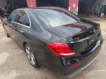 2018 Mercedes-Benz E-Class Sedan E 300 - miniatura 4