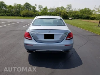2018 Mercedes-Benz E-Class Sedan E 300 - miniatura 3