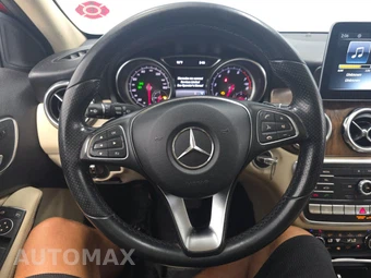 2018 Mercedes-Benz GLA 250 4MATIC – miniatura 10