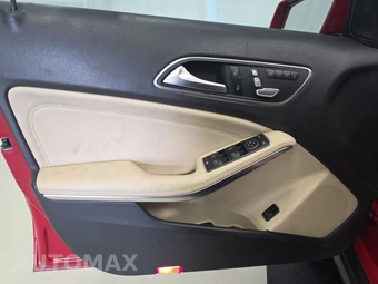 2018 Mercedes-Benz GLA 250 4MATIC – miniatura 9