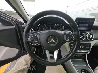 2018 Mercedes-Benz GLA 250 4MATIC – miniatura 10