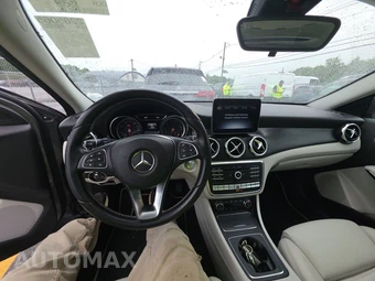 2018 Mercedes-Benz GLA 250 4MATIC – miniatura 11