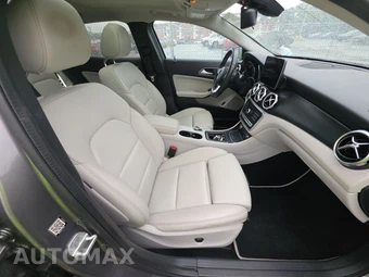 2018 Mercedes-Benz GLA 250 4MATIC – miniatura 8