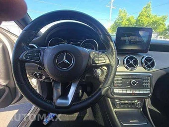 2018 Mercedes-Benz GLA 250 4MATIC – miniatura 10